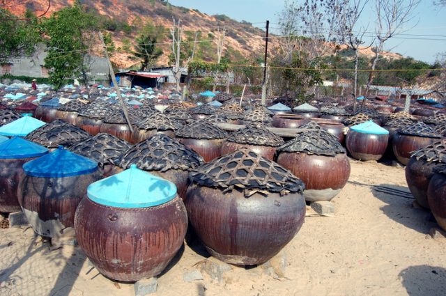 Fish sauce pots